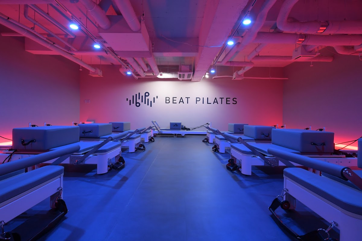 マシンピラティス BEAT PILATES クラスポ蒲郡店 | 暗闇×音楽・女性専用