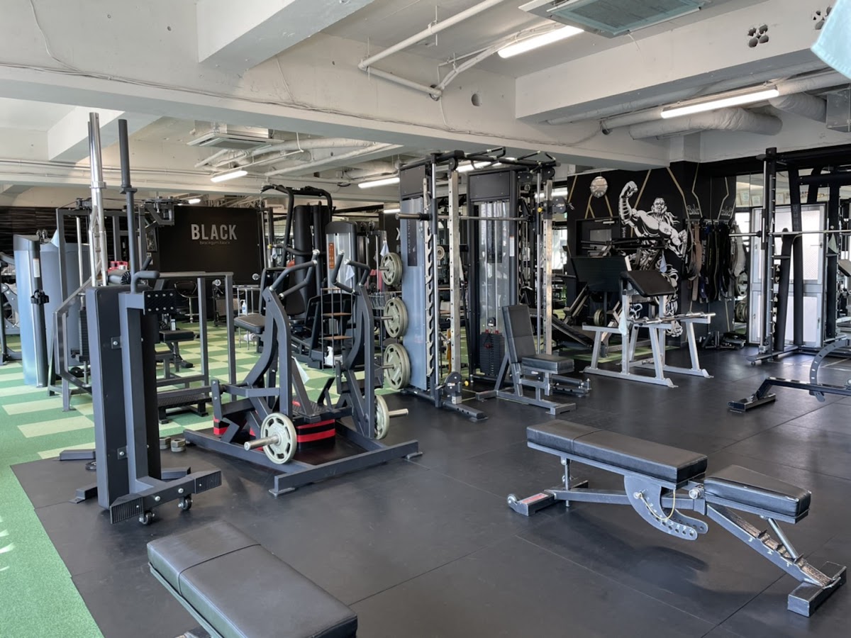 トータル型パーソナルトレーニングジムBLACK GYM