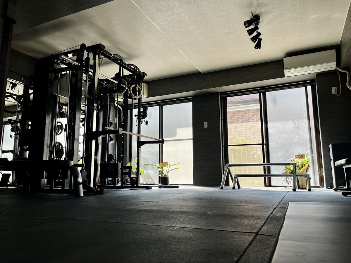 BRAVE FITNESS GYM 覚王山